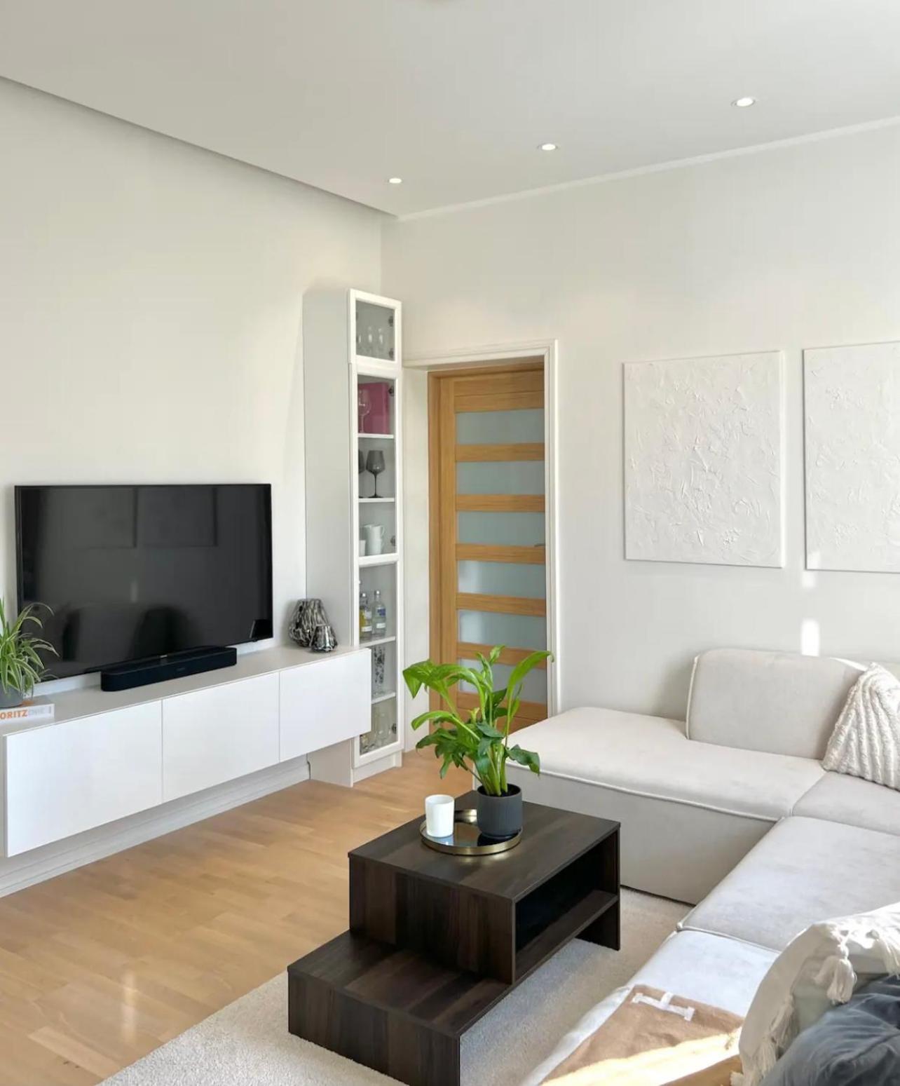 Appartement Sentrumsnaer Ved Sjoen! Fast Parkering *